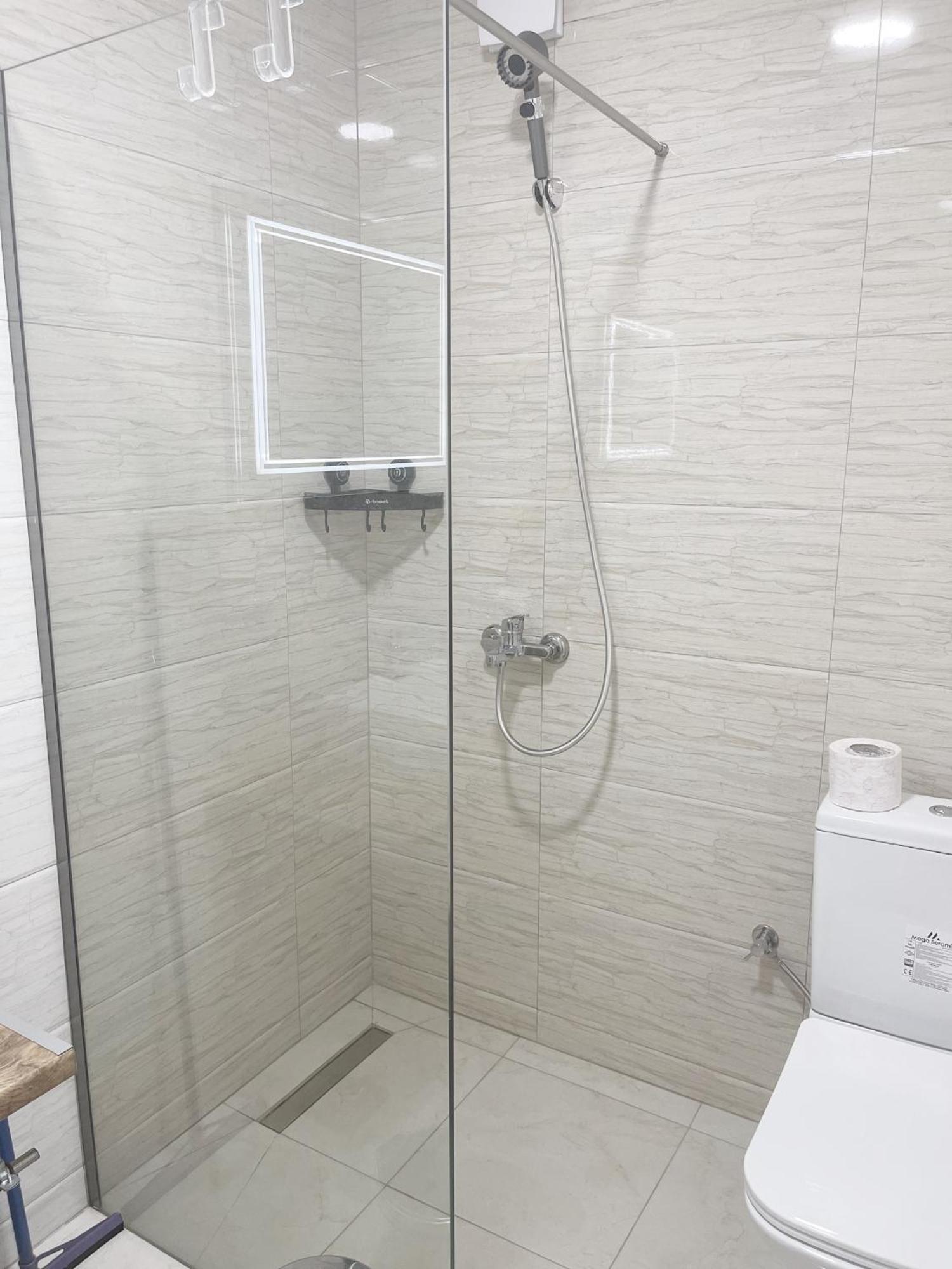 Infinity Plaza Hotel Gjakova 外观 照片