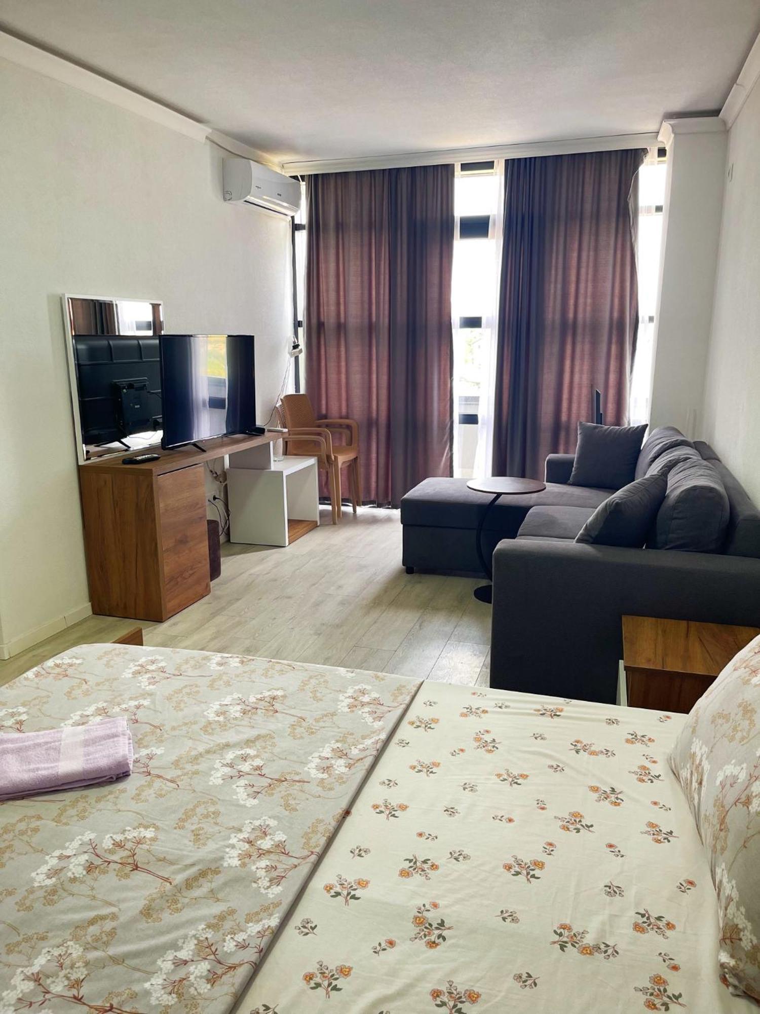 Infinity Plaza Hotel Gjakova 外观 照片