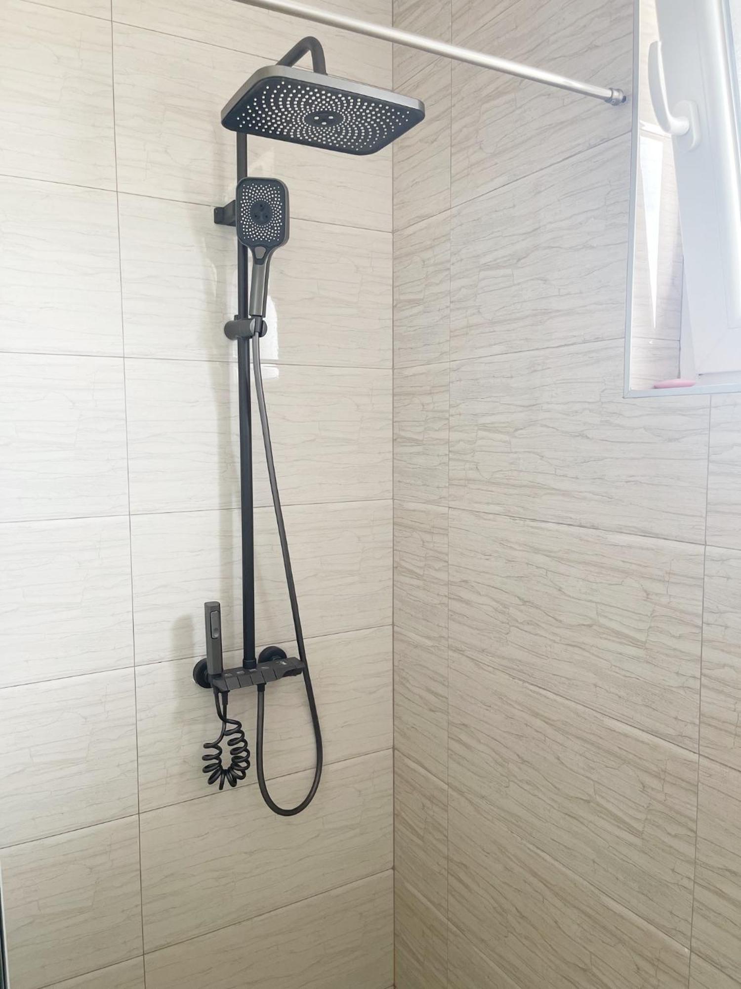 Infinity Plaza Hotel Gjakova 外观 照片