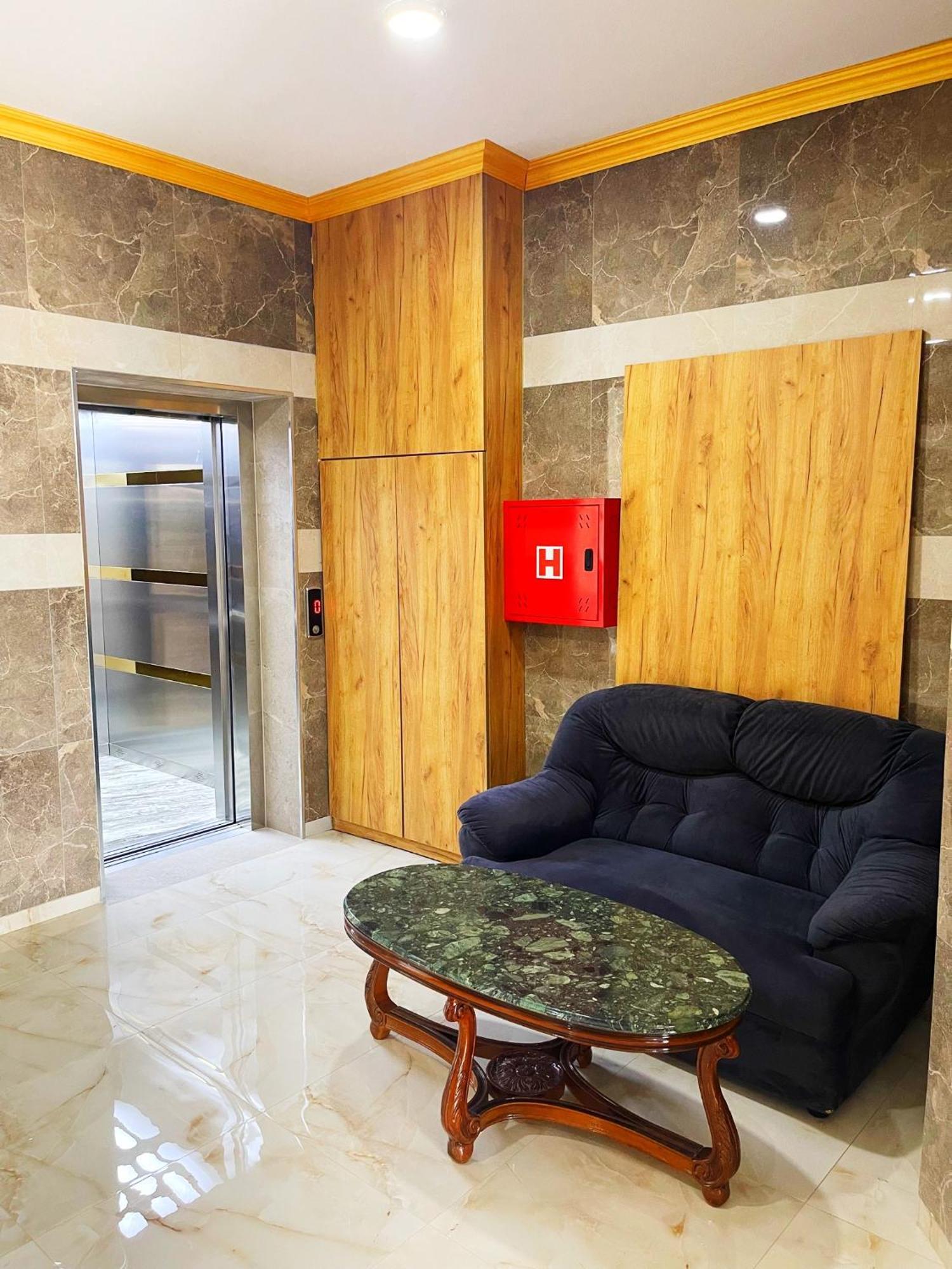 Infinity Plaza Hotel Gjakova 外观 照片